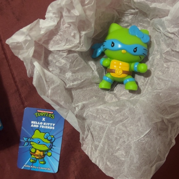 Hello Kitty x TMNT McDonalds Leonardo figure 🐢 - Picture 3 of 5